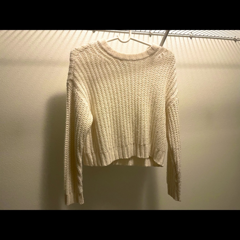 American eagle woman’s white sweater !